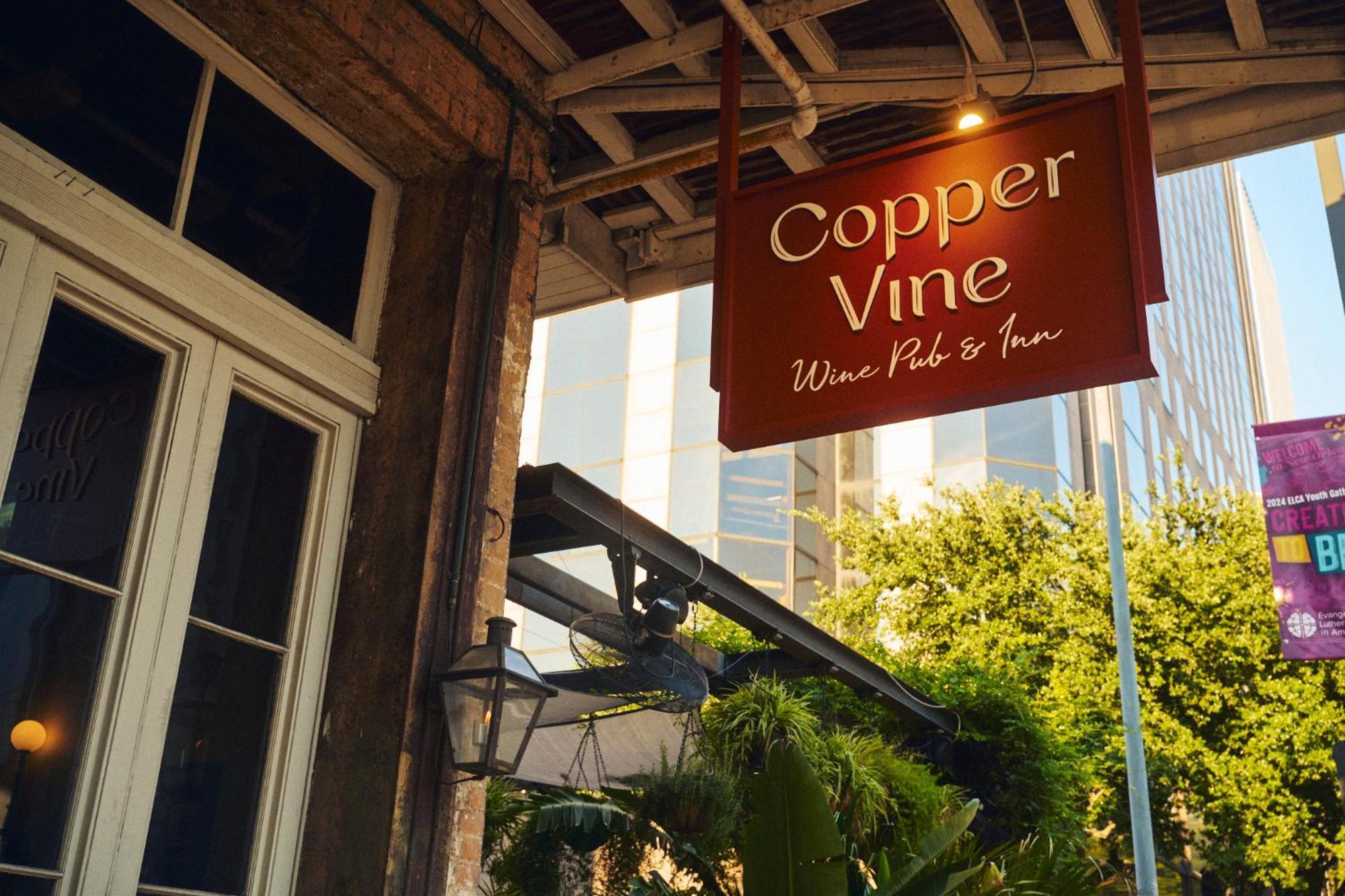 Copper Vine Wine Pub & Inn New Orleans Exterior photo